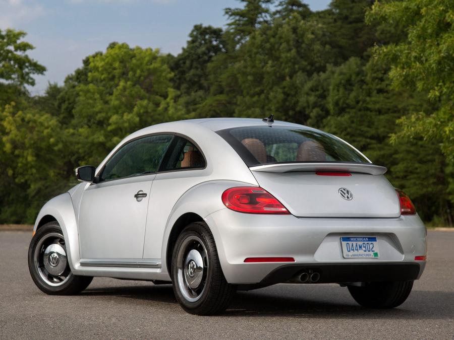  Volkswagen Beetle Classic 2015 года  (фото 3 из 4)